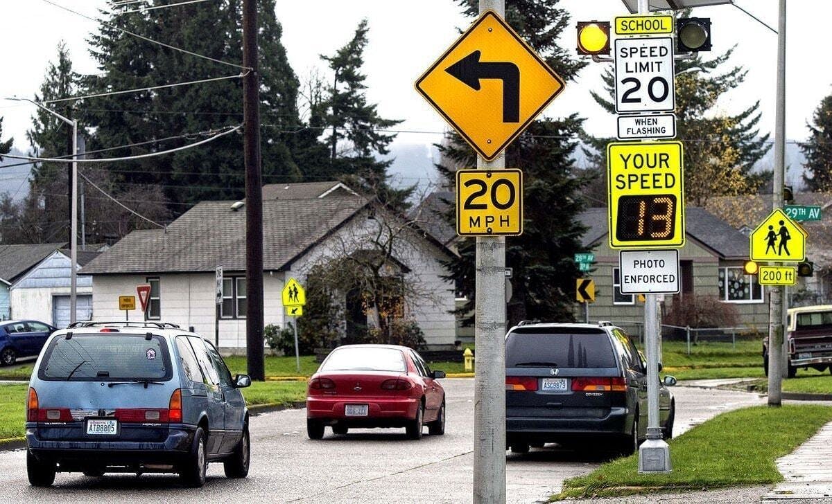 How To Drive In A School Zone - Aceable