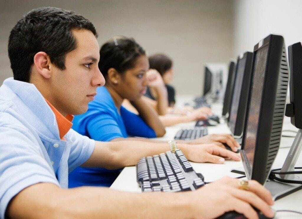 Choosing a Driver Education Course in Texas: How to Pick Between Parent-Taught Drivers Ed and Professional Instructor-Led Drivers Ed | blog.driversed.