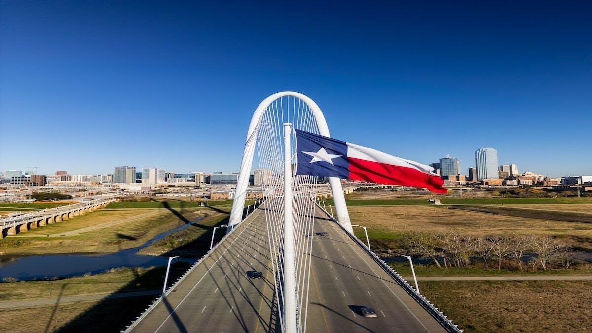 Mastering Texas Roads: Safe Driving with Changing Elevations