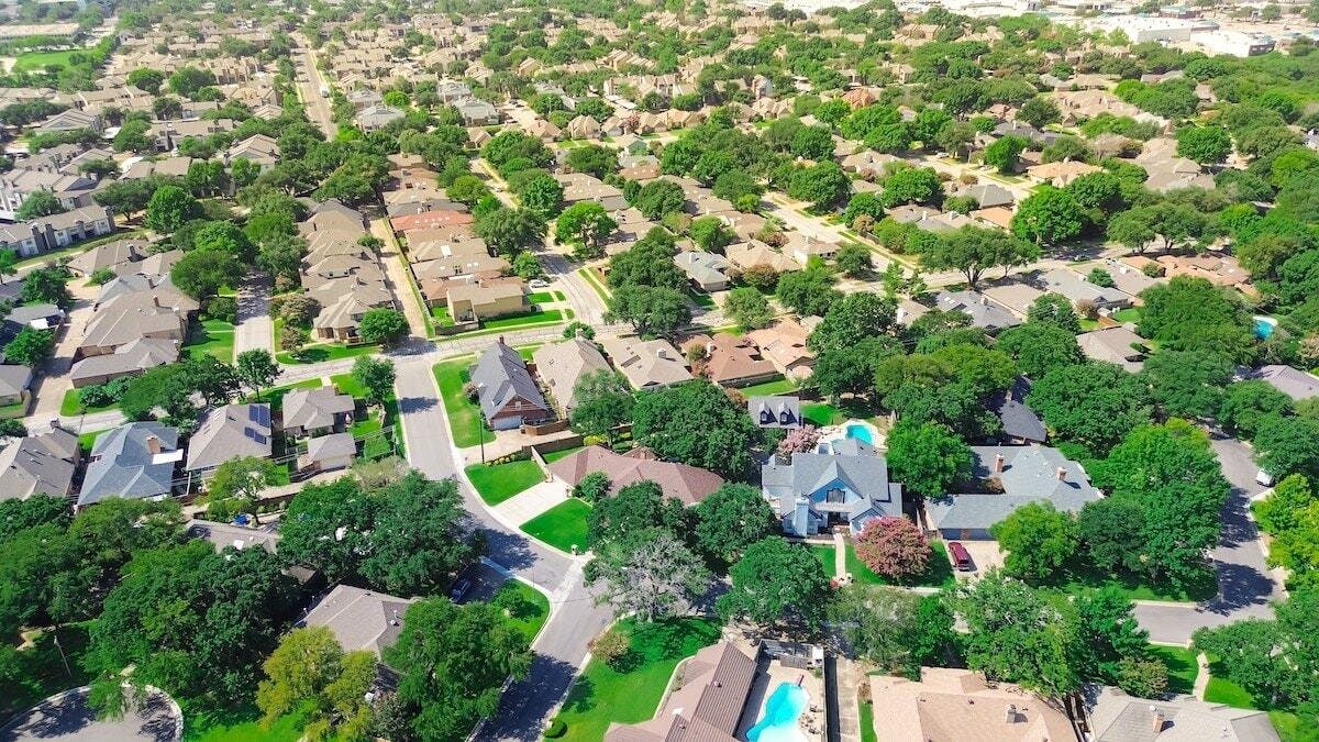 Unique Driving Challenges in Texas: From Urban Centers to Rural Roads