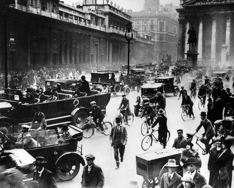 The History and Meaning of Colored Traffic Lights